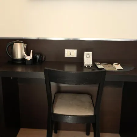 Isola Hotel 3*